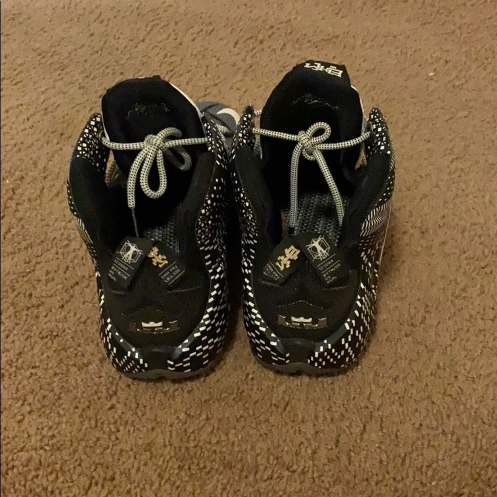 Nike Lebron 12 BHM - Picture 5 of 7
